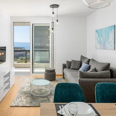 Sisqo Luxury * Split